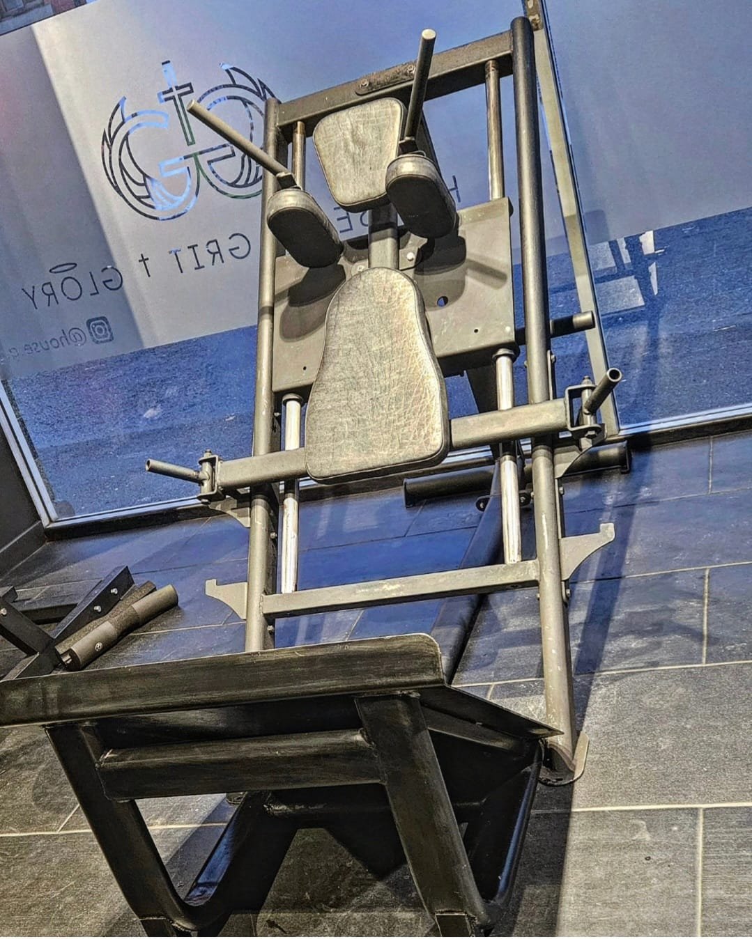 hack squat machine at the house of gg